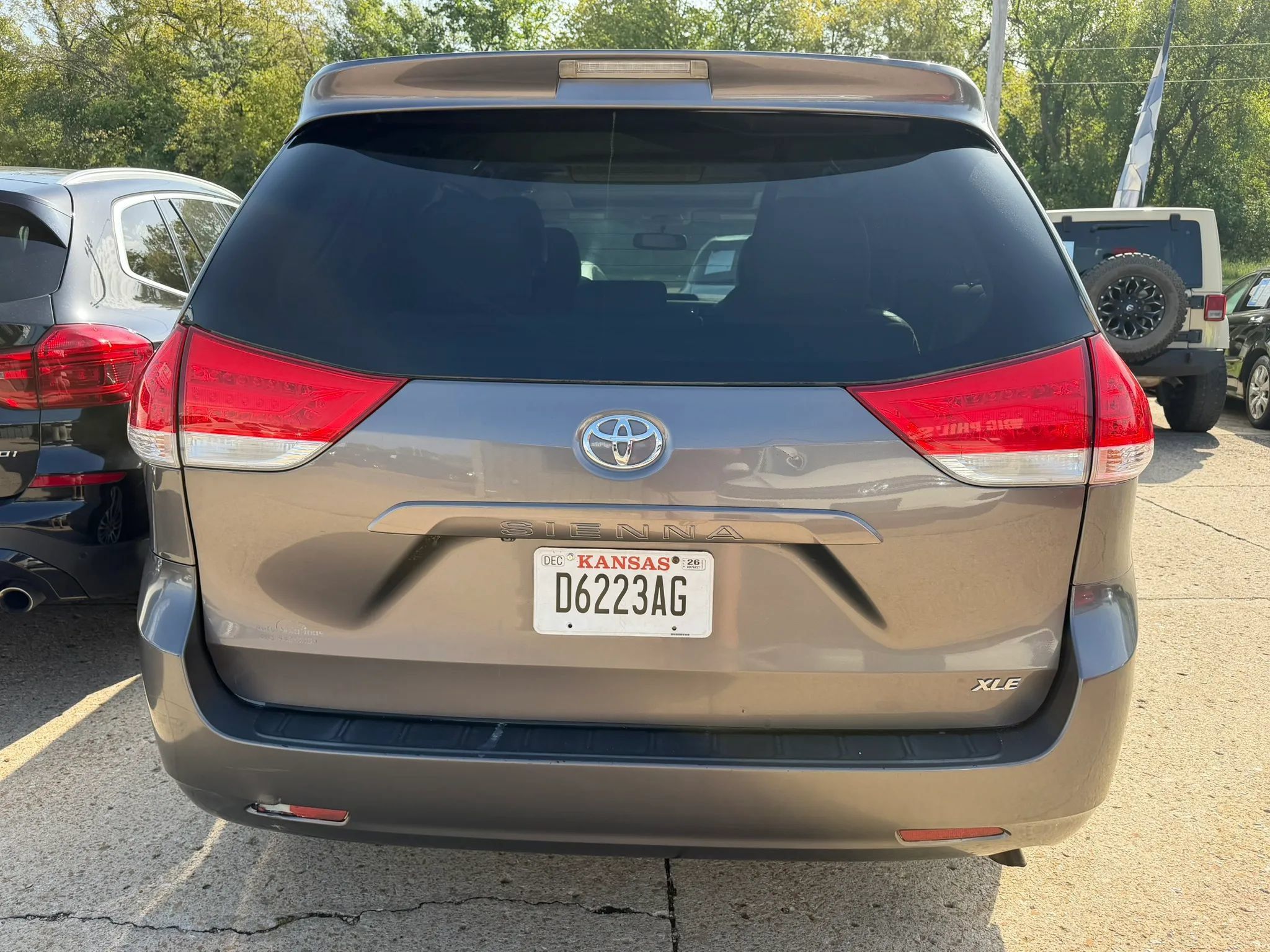 Used 2013 Toyota Sienna XLE FWD image 8