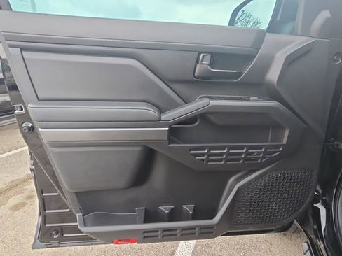 Used 2025 Toyota Tacoma SR5 image 26