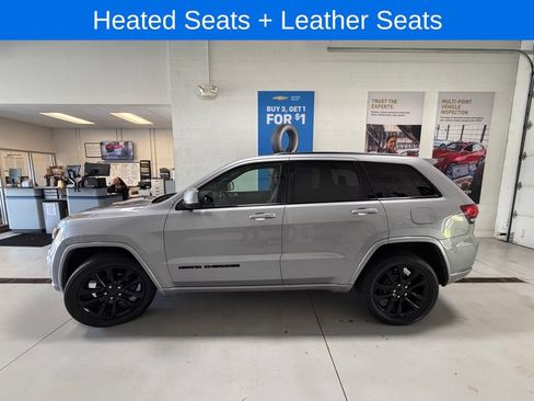 Used 2020 Jeep Grand Cherokee Altitude AWD/4WD image 5