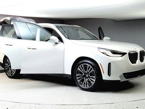 Used 2025 BMW X3 xDrive30i w/ Convenience Package image 9