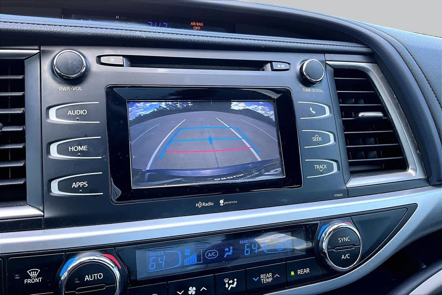 Used 2015 Toyota Highlander Plus FWD image 24