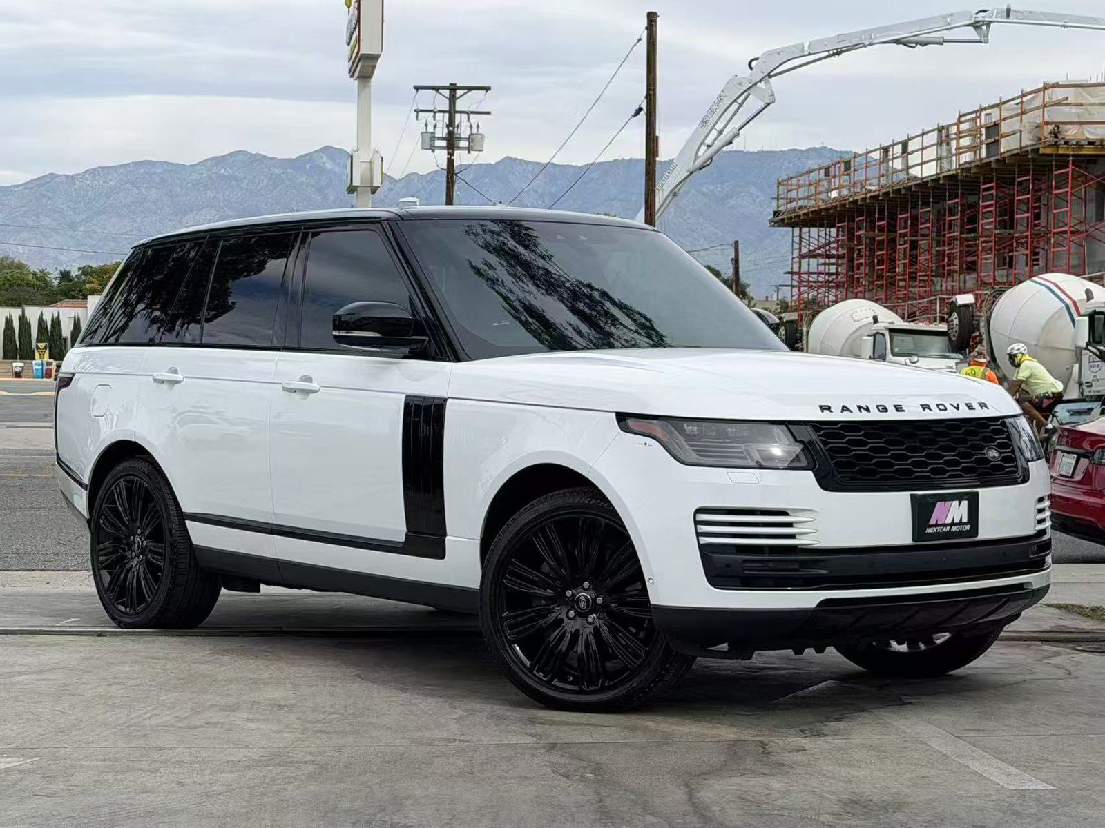 Used 2021 Land Rover Range Rover P525 Westminster Edition AWD/4WD image 4