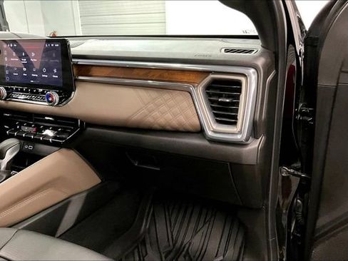 Used 2024 GMC Canyon Denali AWD/4WD image 19
