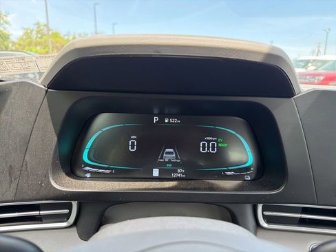 Used 2025 Hyundai Elantra Hybrid FWD image 36