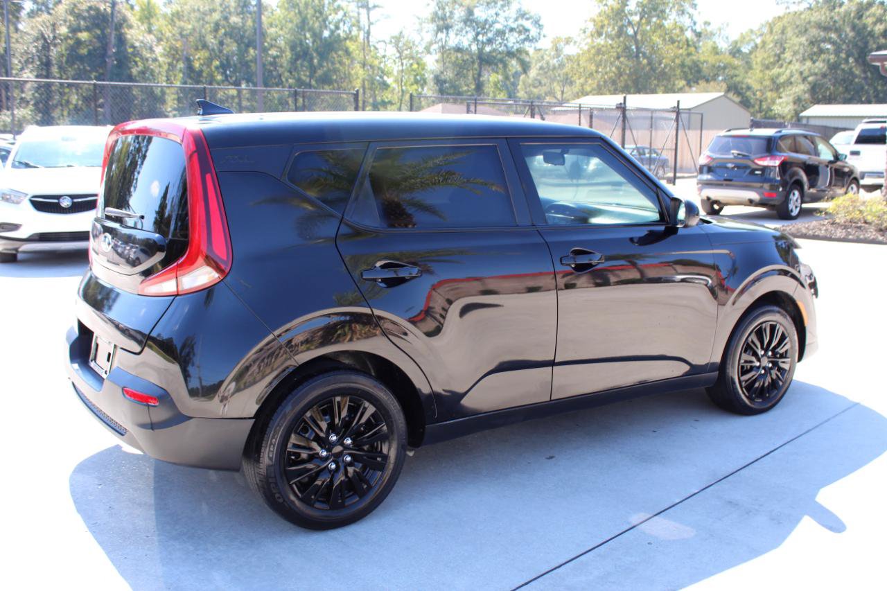 Used 2020 Kia Soul LX FWD image 19