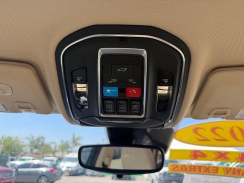 Used 2022 Jeep Grand Cherokee Limited AWD/4WD image 45