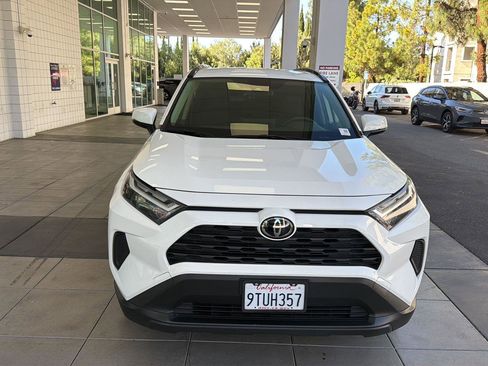 Used 2025 Toyota RAV4 LE AWD/4WD image 8