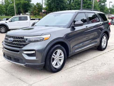 Used 2020 Ford Explorer XLT w/ Equipment Group 202A RWD image 1