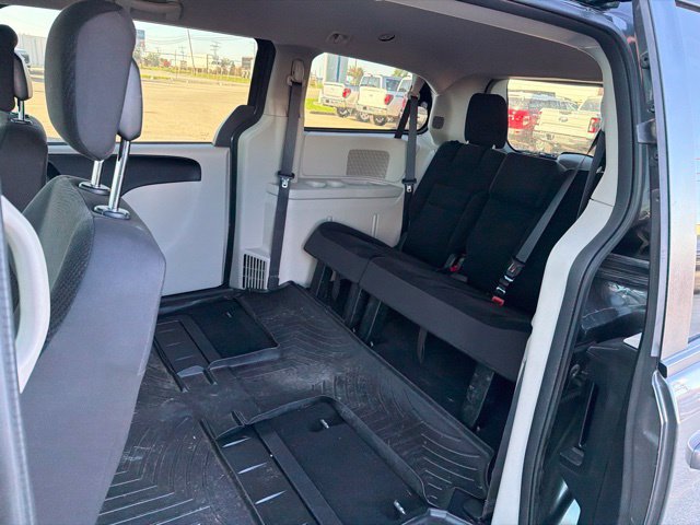 Used 2017 Dodge Grand Caravan SE w/ Power Window Group FWD image 5