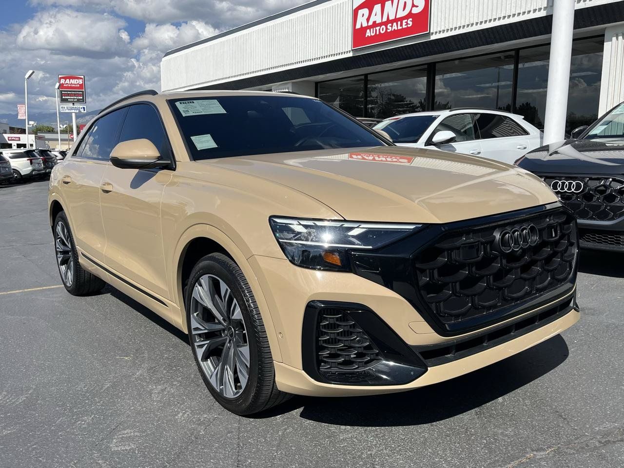 Used 2024 Audi Q8 Premium Plus w/ Premium Plus Package AWD/4WD image 2