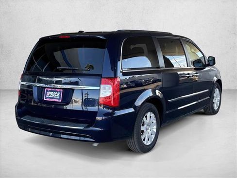 Used 2012 Chrysler Town & Country Touring-L w/ Entertainment Group #2 FWD image 6