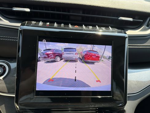 Used 2022 Jeep Grand Cherokee Laredo w/ Luxury Tech Group I AWD/4WD image 25