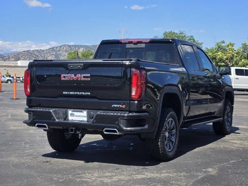 Used 2025 GMC Sierra 1500 AT4 w/ AT4 Premium Package AWD/4WD image 4