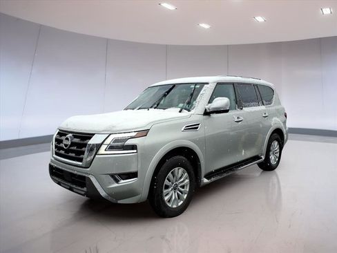 Used 2024 Nissan Armada SV image 2