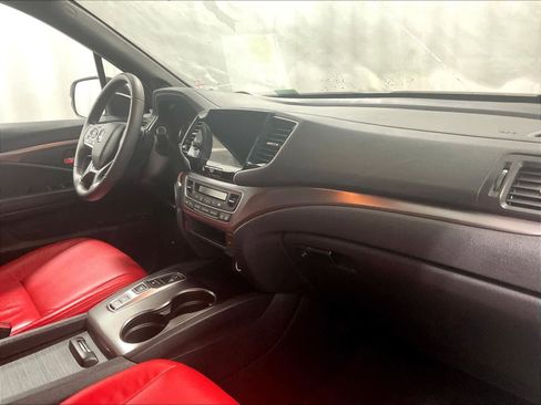 Used 2022 Honda Pilot Sport image 14