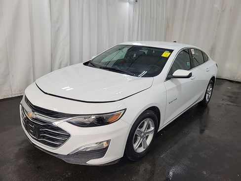Used 2025 Chevrolet Malibu LS image 2