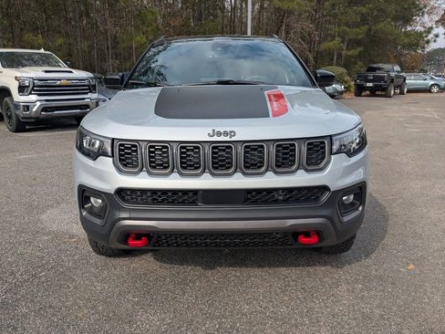 Used 2024 Jeep Compass Trailhawk image 9