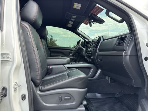 Used 2021 Nissan Titan PRO-4X w/ Pro-4x Convenience Package AWD/4WD image 34