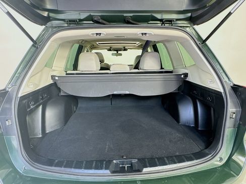 Used 2022 Subaru Forester Premium AWD/4WD image 32