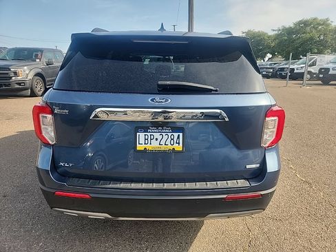 Used 2020 Ford Explorer XLT w/ Equipment Group 202A AWD/4WD image 11