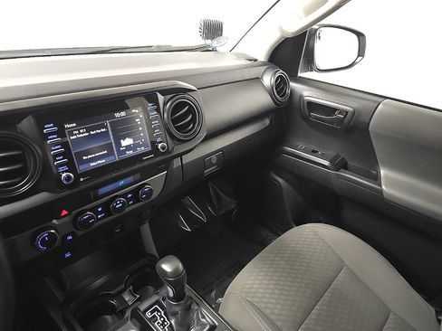 Used 2022 Toyota Tacoma SR AWD/4WD image 25