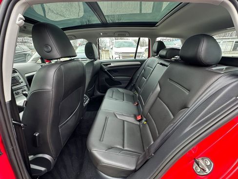 Used 2016 Volkswagen Golf SE image 23