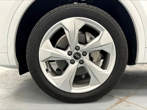 Used 2022 Audi Q5 2.0T Premium w/ Convenience Package image 11