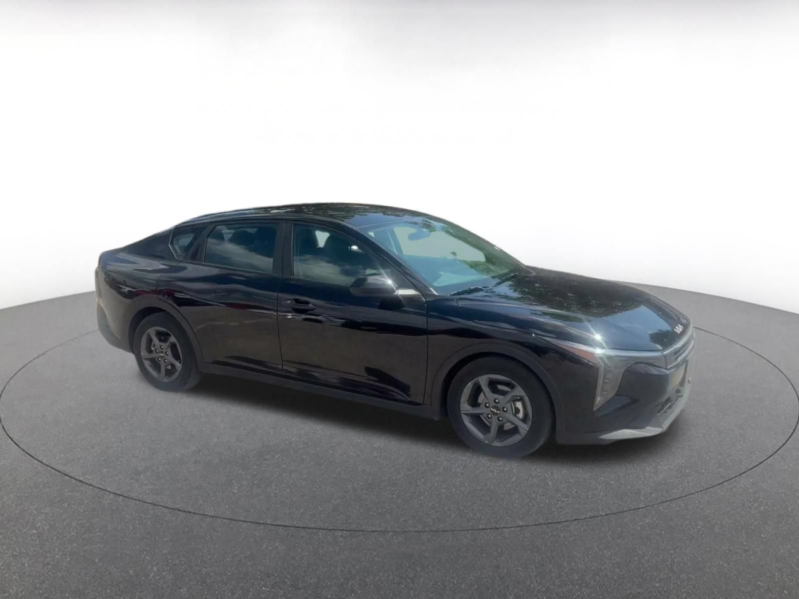 Used 2025 Kia K4 FWD image 2