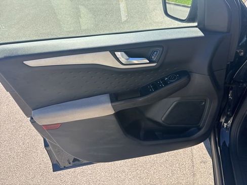 Used 2020 Ford Escape SE image 14