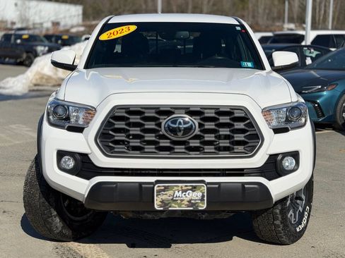 Used 2023 Toyota Tacoma TRD Off-Road image 2