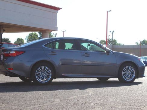 Used 2014 Lexus ES 350 w/ Luxury Package FWD image 3
