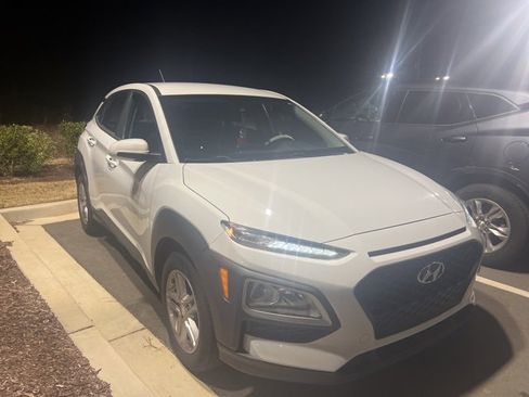 Used 2019 Hyundai Kona SE image 3