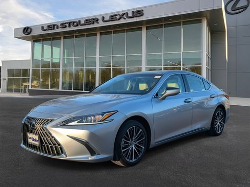 Certified 2025 Lexus ES 300h w/ Premium Package image 7