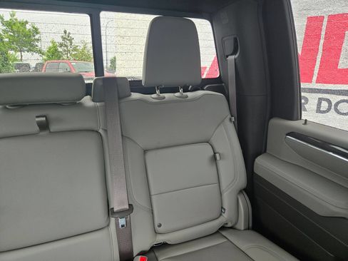 Used 2024 Chevrolet Silverado 2500 LTZ w/ LTZ Convenience Package AWD/4WD image 14