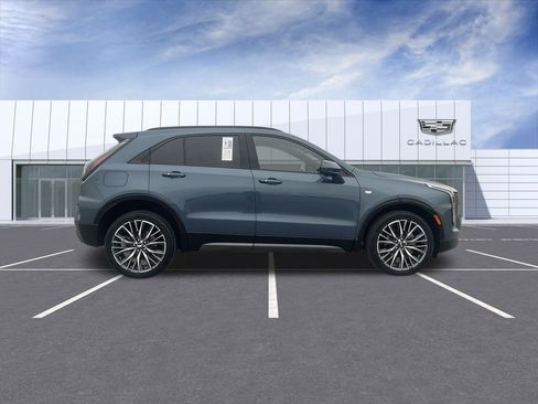 Certified 2024 Cadillac XT4 Sport w/ Cold Weather Package image 9