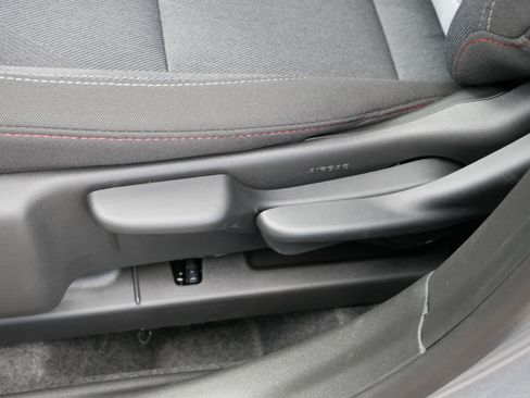 New 2026 Chevrolet Trax RS w/ Sunroof Package FWD image 17