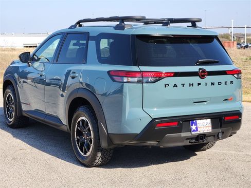 New 2026 Nissan Pathfinder SV image 4