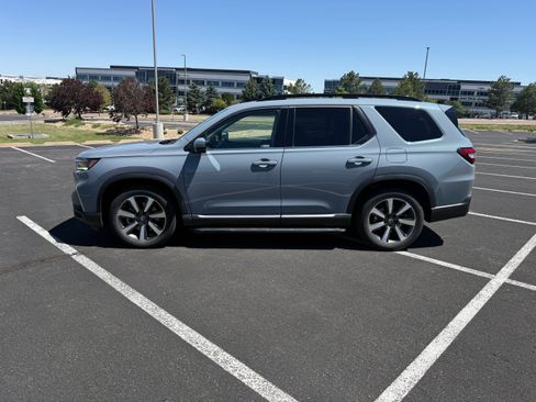 Used 2023 Honda Pilot Elite image 4