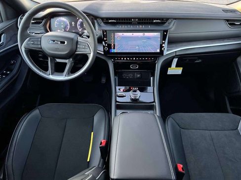 New 2026 Jeep Grand Cherokee Laredo image 5