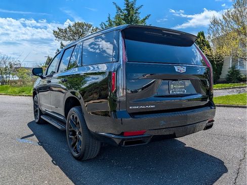 Used 2023 Cadillac Escalade Sport AWD/4WD image 14
