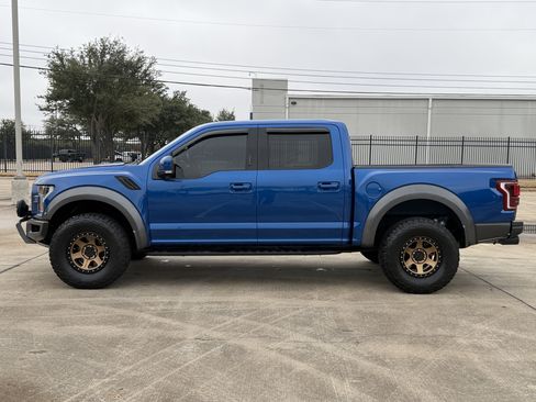 Used 2017 Ford F150 Raptor w/ Equipment Group 802A Luxury image 8