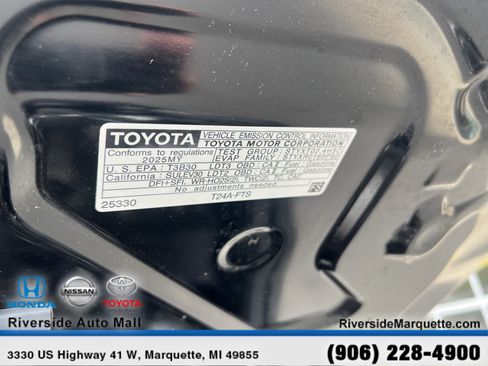 Used 2025 Toyota 4Runner SR5 AWD/4WD image 14