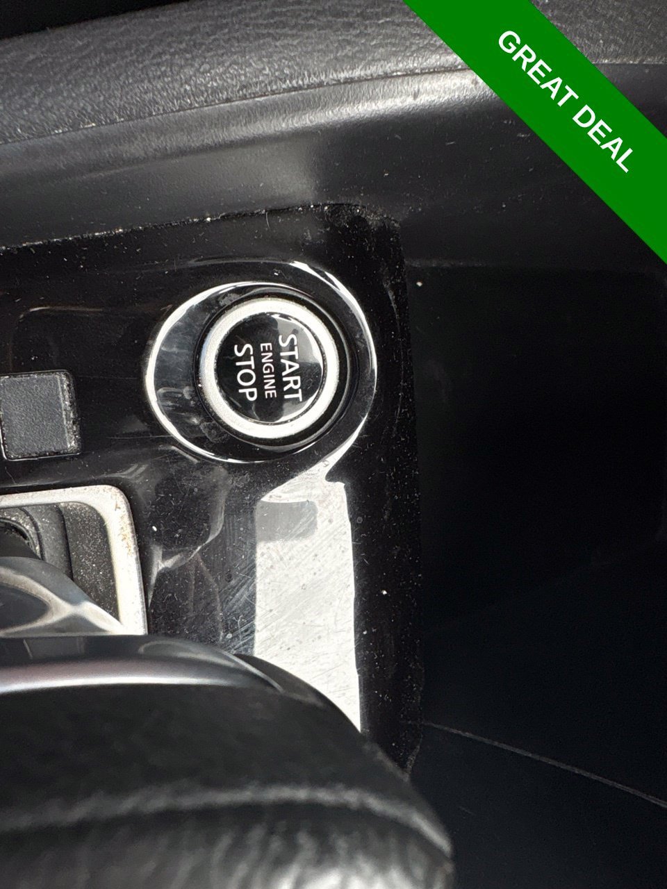 Used 2021 Nissan Versa SV FWD image 25