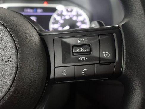 Used 2024 Nissan Pathfinder S image 39