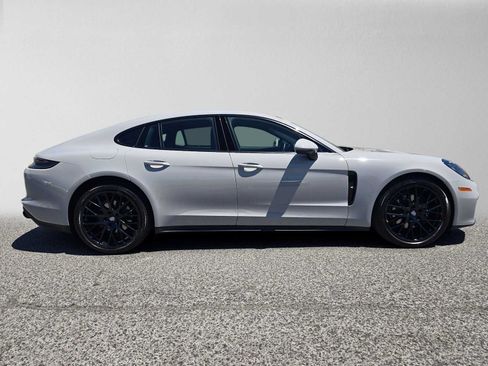 Used 2023 Porsche Panamera RWD image 2