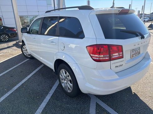 Used 2018 Dodge Journey SE image 9