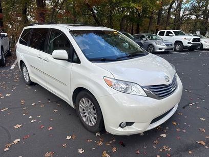 Used 2017 Toyota Sienna XLE