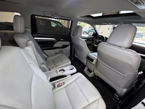 Used 2018 Toyota Highlander XLE FWD image 57