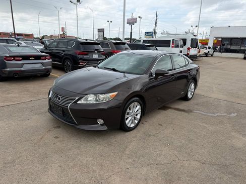 Used 2013 Lexus ES 300h w/ Luxury Pkg image 1