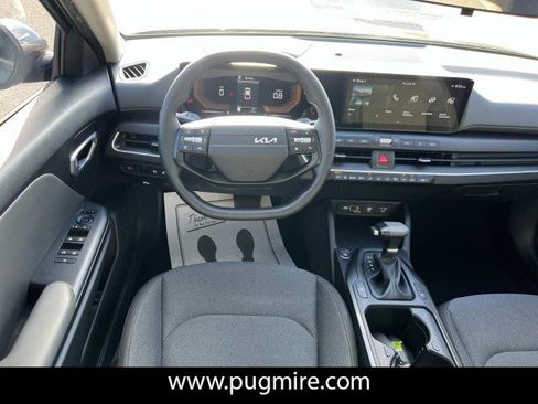 Used 2025 Kia K4 LX image 23